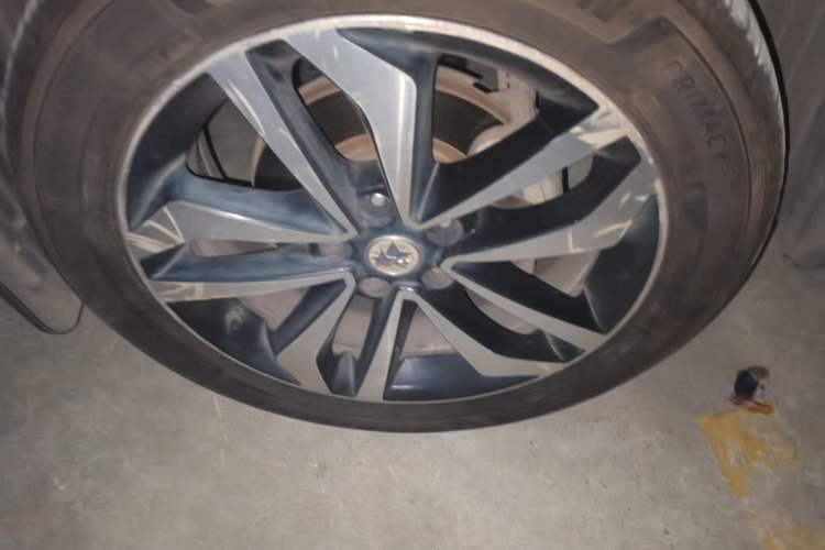 Used Venucia T90 2017 2.0L CVT Smart Edition Right Front Wheel Hub