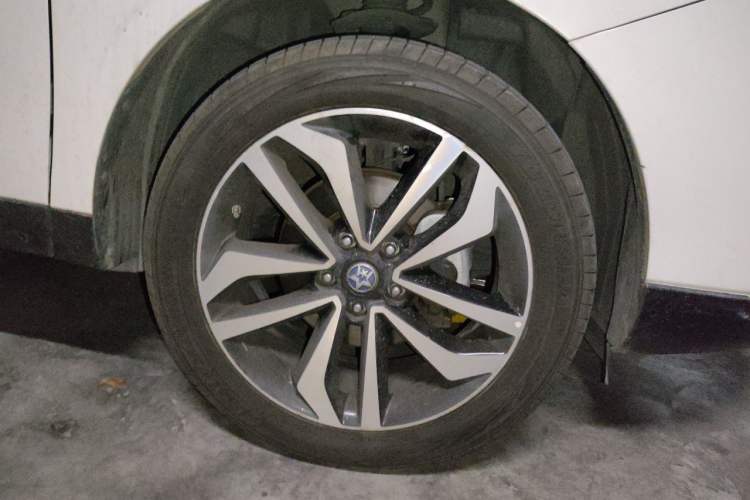 Used Venucia T90 2017 2.0L CVT Smart Edition Right Front Wheel Hub
