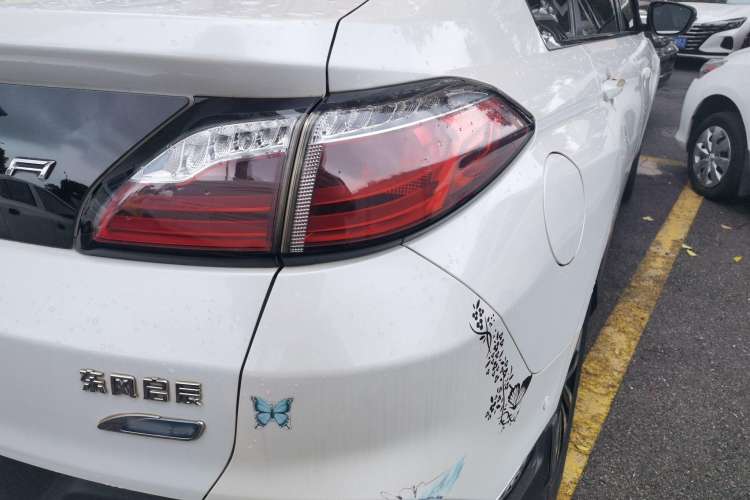 Used Venucia T90 2017 2.0L CVT Smart Edition Right Rear Taillight