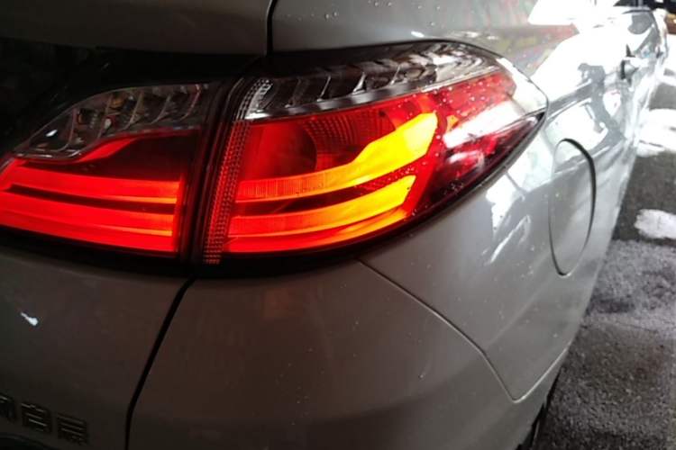 Used Venucia T90 2017 2.0L CVT Smart Edition Right Rear Taillight