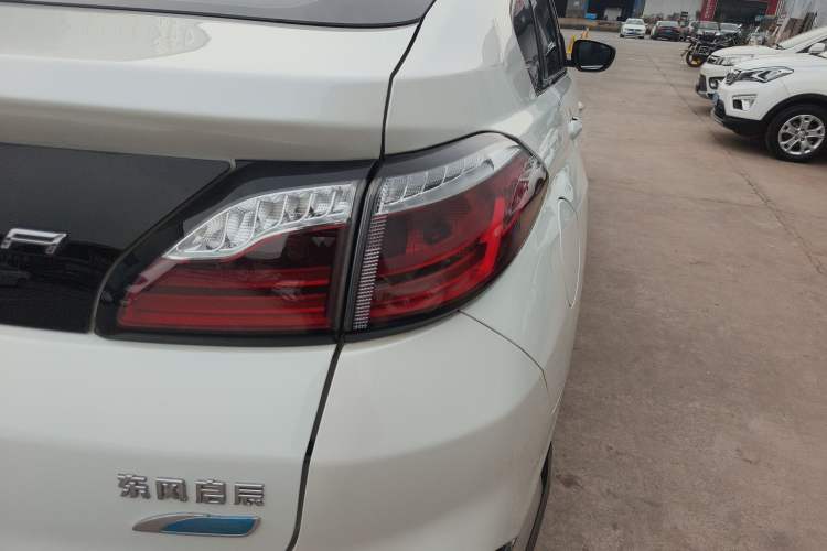 Used Venucia T90 2017 2.0L CVT Smart Edition Right Rear Taillight