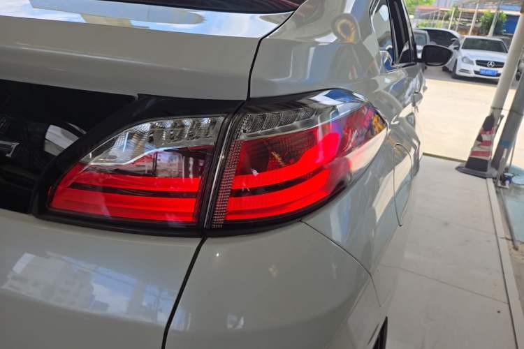 Used Venucia T90 2017 2.0L CVT Smart Edition Right Rear Taillight