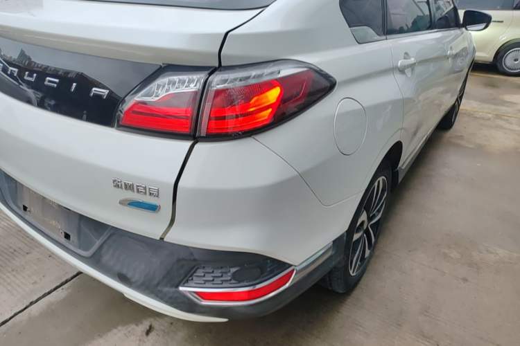 Used Venucia T90 2017 2.0L CVT Smart Edition Right Rear Taillight