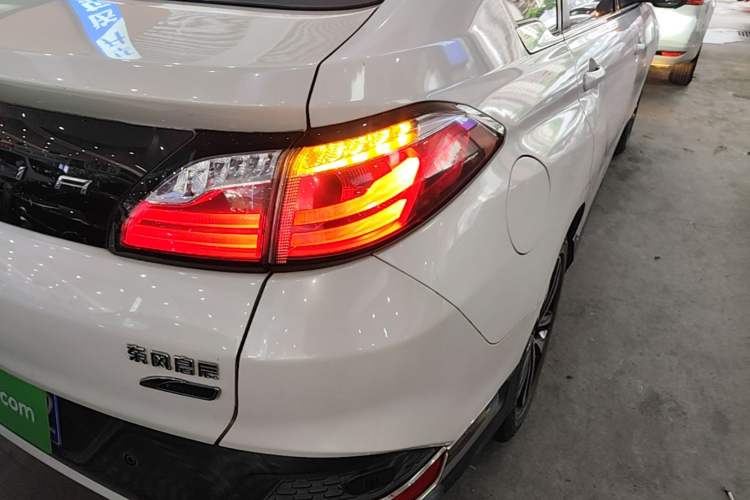 Used Venucia T90 2017 2.0L CVT Smart Edition Right Rear Taillight