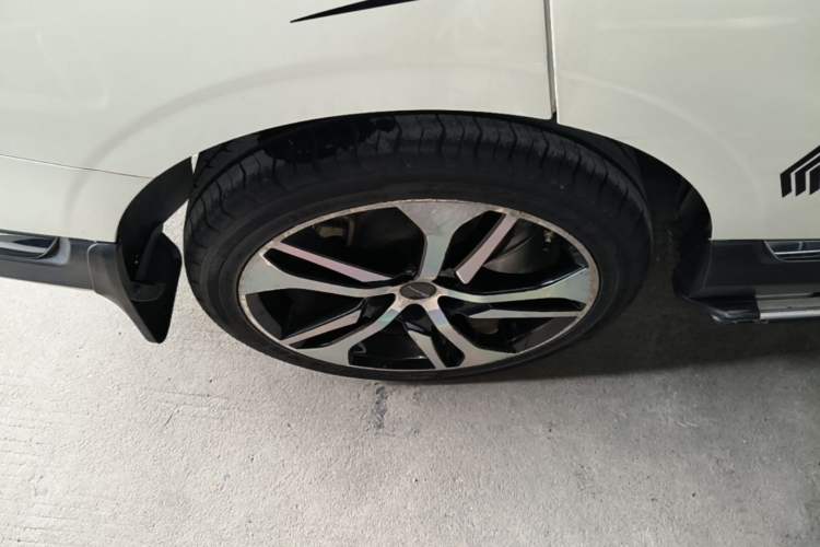 Used Venucia T90 2017 2.0L CVT Leading Edition Right Rear Wheel Hub
