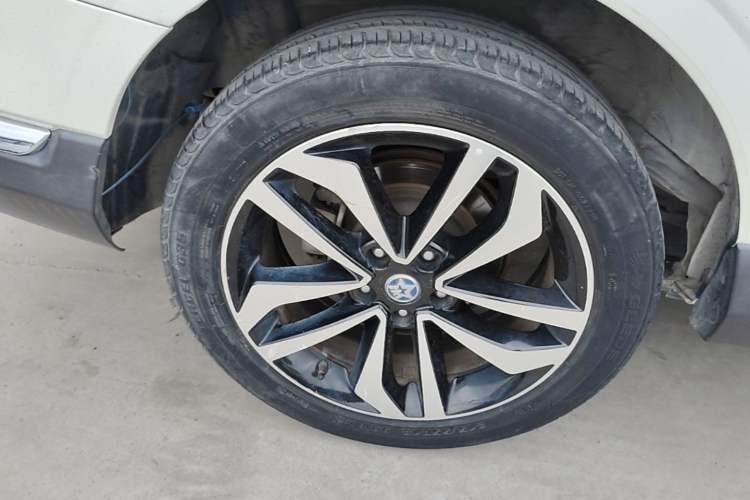 Used Venucia T90 2017 2.0L Manual Fashion Edition Right Rear Wheel Hub