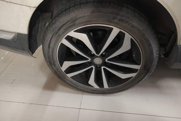 Used Venucia T90 2017 2.0L Manual ZhiShang Edition Right Rear Wheel Hub