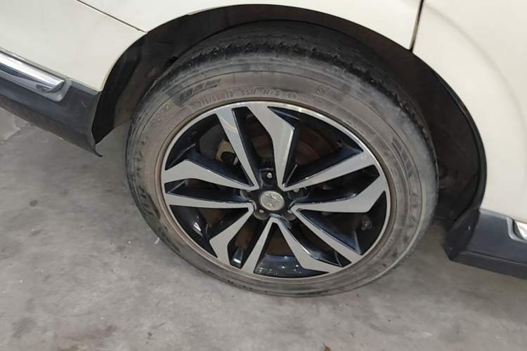 Used Venucia T90 2017 2.0L CVT Smart Edition Right Rear Wheel Hub