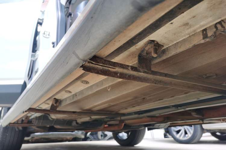 Used Venucia T90 2017 2.0L CVT Leading Edition Right Side Sill