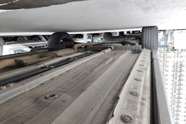 Used Venucia T90 2017 2.0L Manual Fashion Edition Right Side Sill