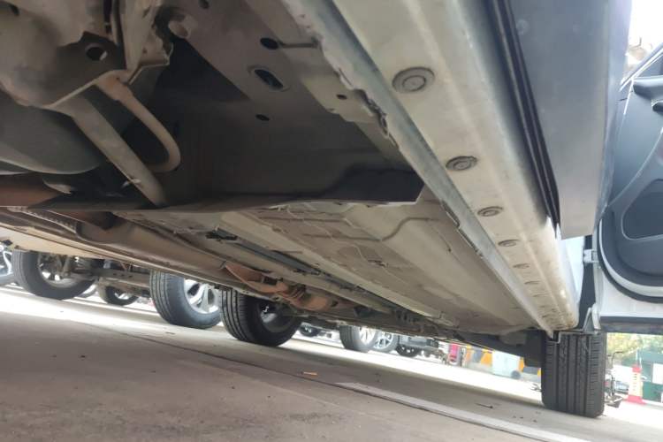 Used Venucia T90 2017 2.0L CVT Smart Edition Right Side Sill