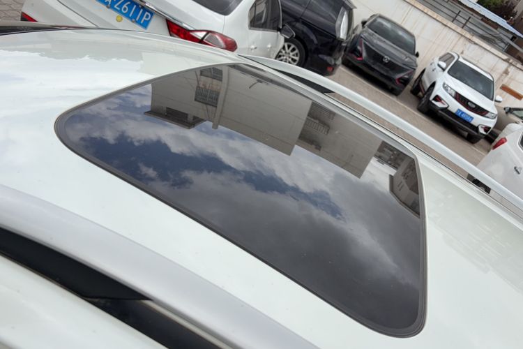 Used Venucia T90 2017 2.0L Manual ZhiShang Edition Roof