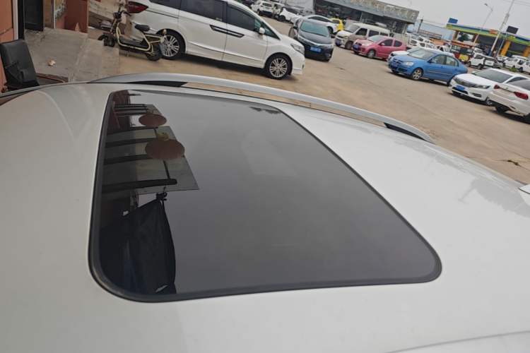 Used Venucia T90 2017 2.0L Manual ZhiShang Edition Roof
