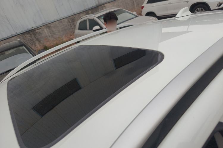 Used Venucia T90 2017 2.0L CVT Smart Edition Roof