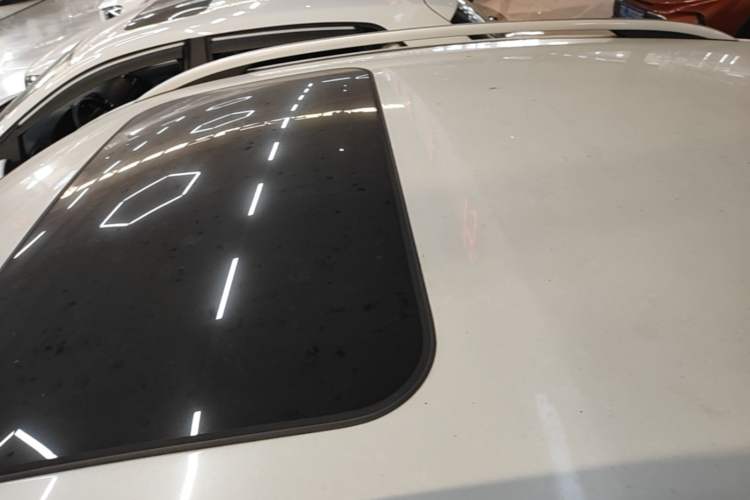 Used Venucia T90 2017 2.0L Manual ZhiShang Edition Roof