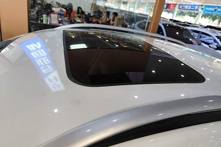 Used Venucia T90 2017 2.0L CVT Smart Edition Roof