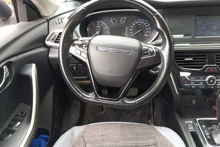 Used Venucia T90 2017 2.0L CVT Smart Edition Steering Wheel