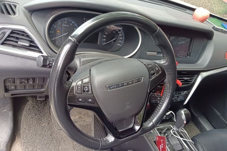 Used Venucia T90 2017 2.0L CVT Smart Edition Steering Wheel