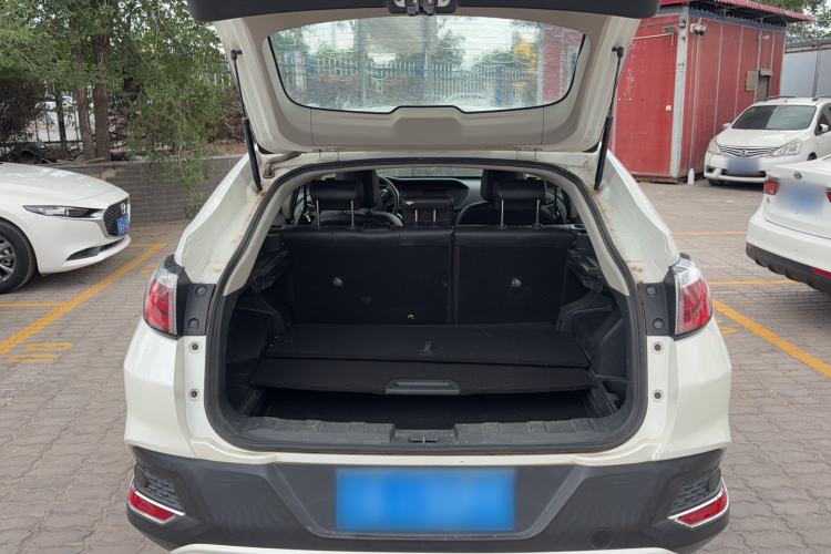Used Venucia T90 2017 2.0L Manual ZhiShang Edition Trunk