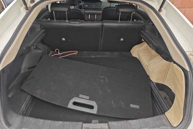 Used Venucia T90 2017 2.0L Manual ZhiShang Edition Trunk