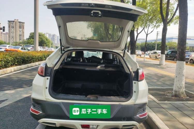 Used Venucia T90 2017 2.0L CVT Smart Edition Trunk