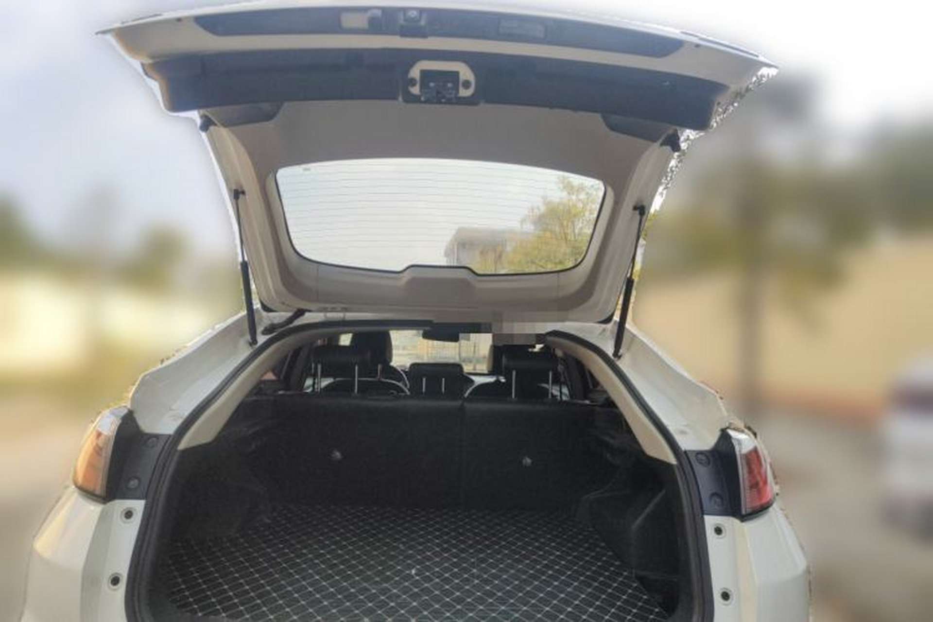 Used Venucia T90 2017 2.0L CVT Smart Edition Trunk