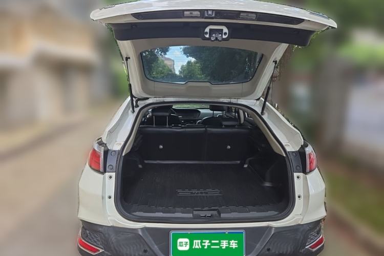 Used Venucia T90 2017 2.0L CVT Smart Edition Trunk