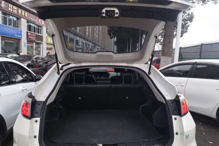 Used Venucia T90 2017 2.0L CVT Smart Edition Trunk
