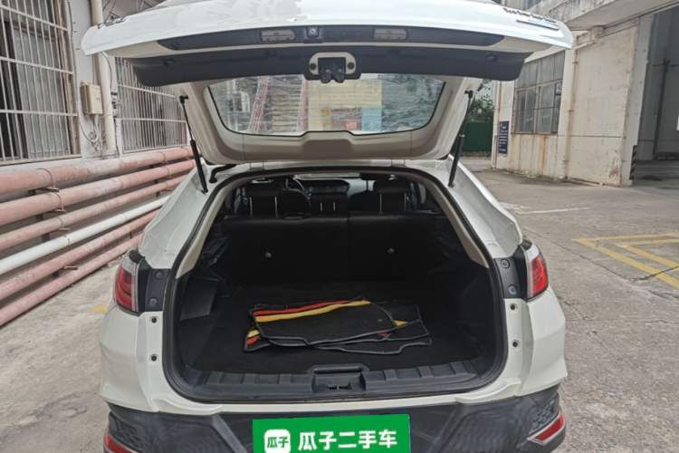 Used Venucia T90 2017 2.0L CVT Smart Edition Trunk