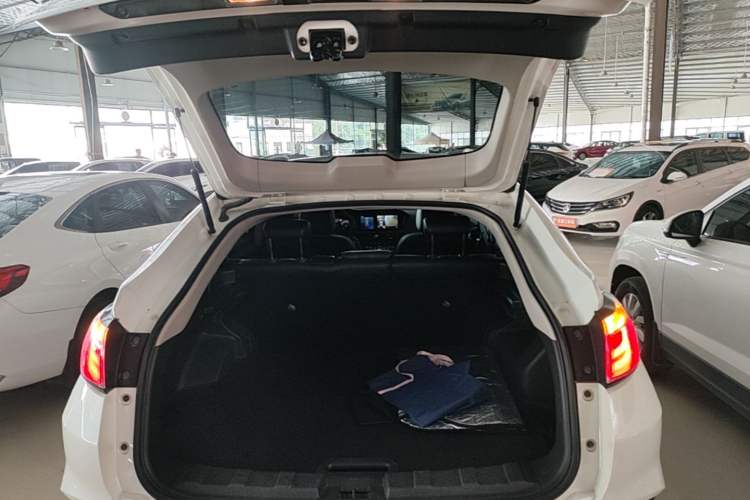 Used Venucia T90 2017 2.0L Manual ZhiShang Edition Trunk