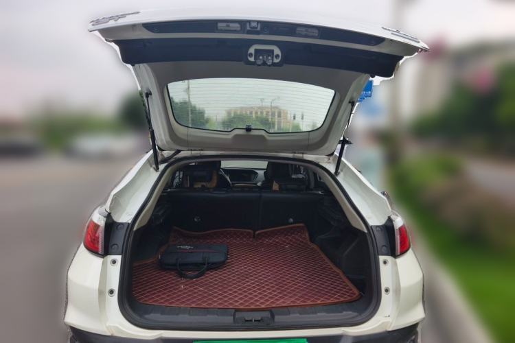 Used Venucia T90 2017 2.0L CVT Smart Edition Trunk