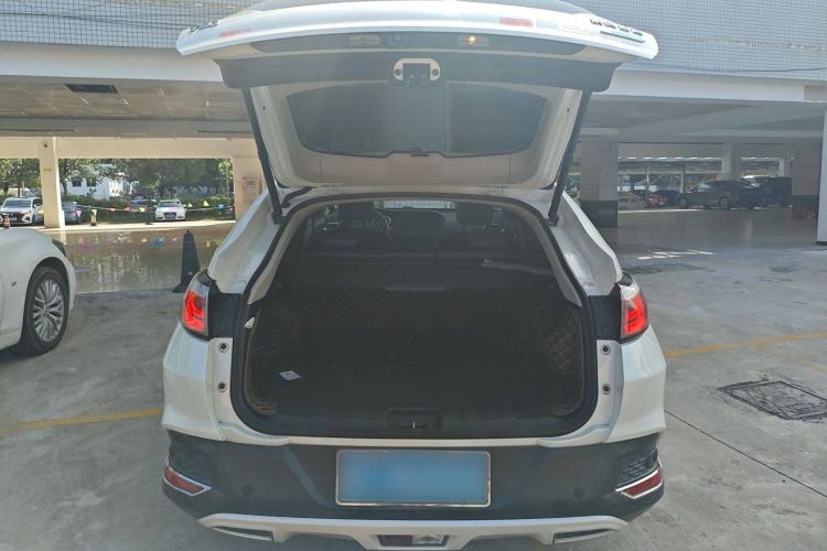 Used Venucia T90 2017 2.0L CVT Leading Edition Trunk