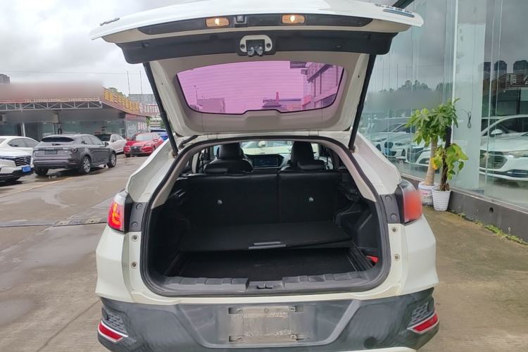 Used Venucia T90 2017 2.0L CVT Smart Edition Trunk