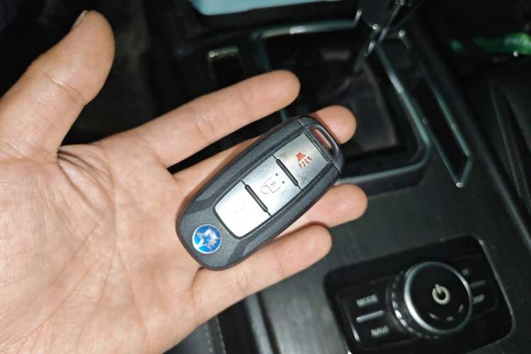 Used Venucia T90 2017 2.0L CVT Smart Edition Vehicle Key