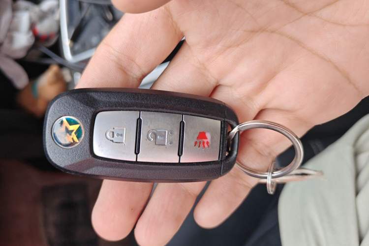 Used Venucia T90 2017 2.0L CVT Smart Edition Vehicle Key