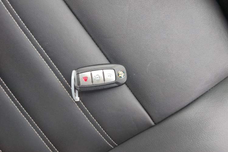 Used Venucia T90 2017 2.0L CVT Smart Edition Vehicle Key