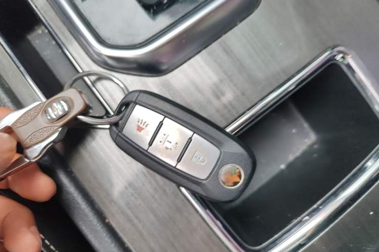 Used Venucia T90 2017 2.0L CVT Smart Edition Vehicle Key