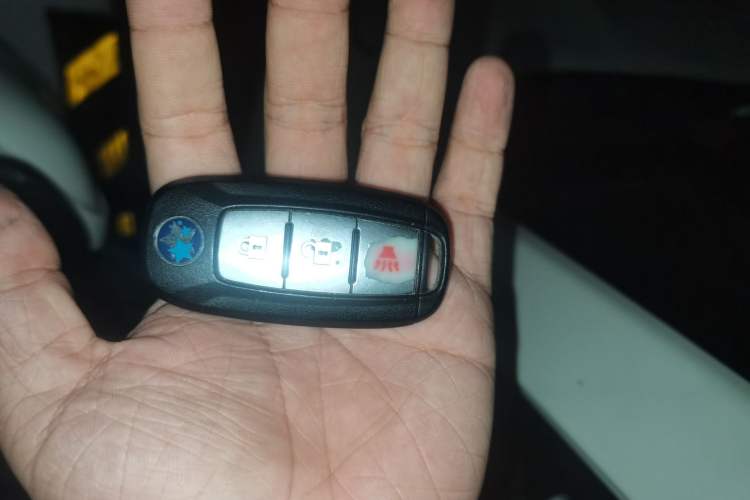 Used Venucia T90 2017 2.0L CVT Smart Edition Vehicle Key