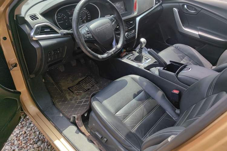 Used Venucia T90 2017 2.0L Manual ZhiShang Edition Left Front Seat