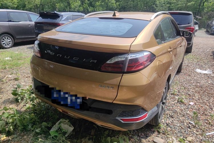 Used Venucia T90 2017 2.0L Manual ZhiShang Edition Rear Right 45 Deg
