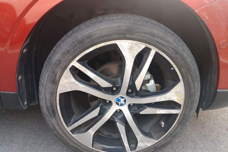 Used Venucia T90 2017 2.0L CVT Leading Edition Right Front Wheel Hub