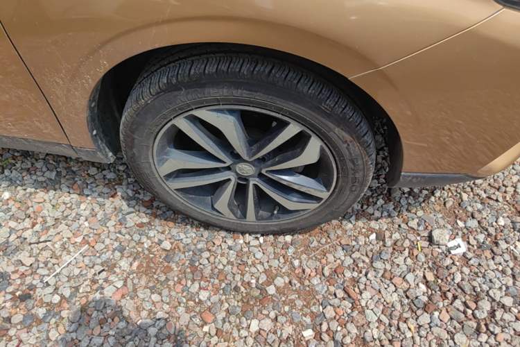 Used Venucia T90 2017 2.0L Manual ZhiShang Edition Right Front Wheel Hub