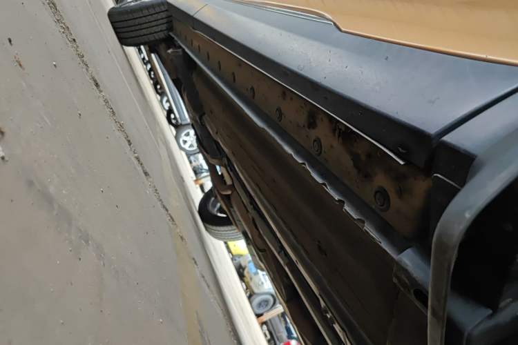 Used Venucia T90 2017 2.0L CVT Smart Edition Right Side Sill