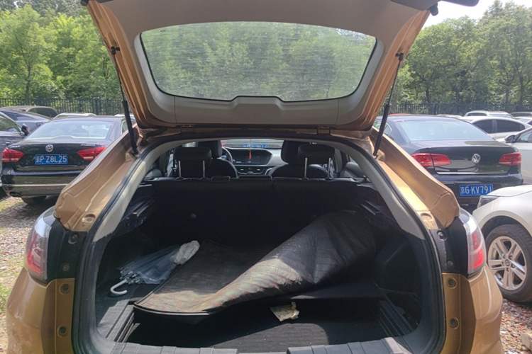 Used Venucia T90 2017 2.0L Manual ZhiShang Edition Trunk