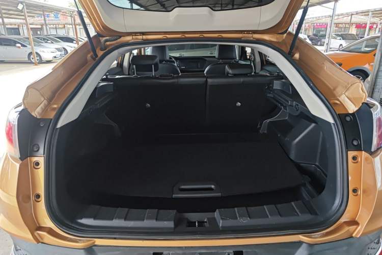 Used Venucia T90 2017 2.0L CVT Smart Edition Trunk