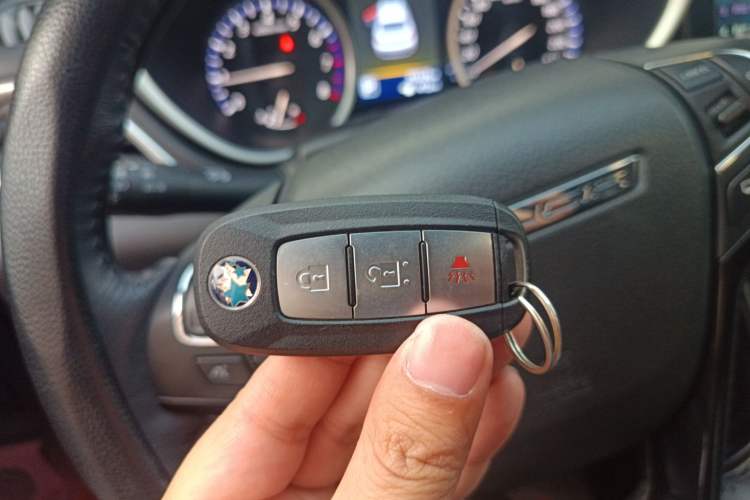 Used Venucia T90 2017 2.0L CVT Leading Edition Vehicle Key