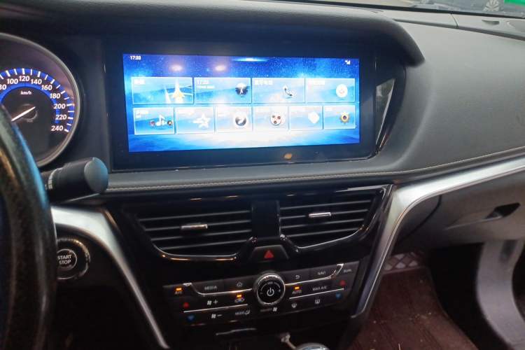 Used Venucia T90 2018 2.0L CVT Smart Connect Luxury Edition China V Standard Audio And AC Panel