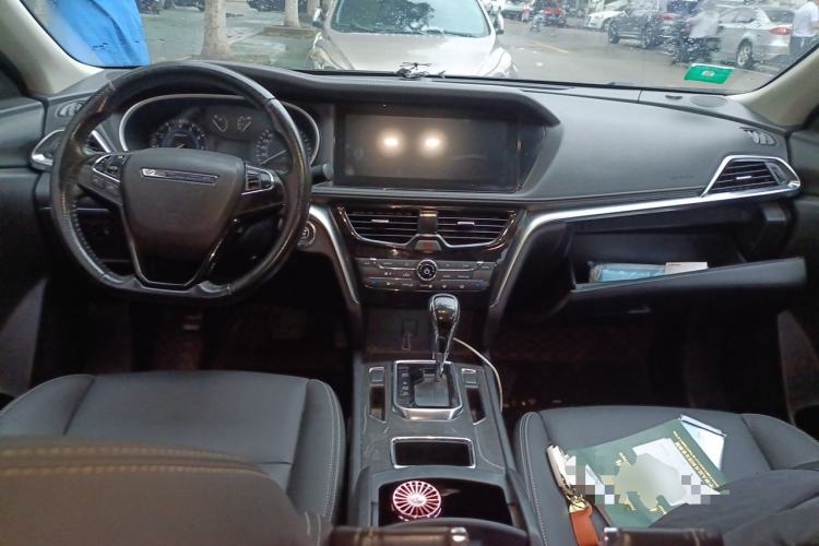 Used Venucia T90 2018 2.0L CVT Smart Connect Luxury Edition China V Standard Center Console