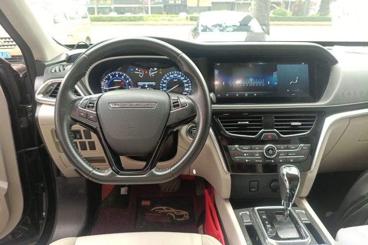 Used Venucia T90 2018 2.0L CVT Smart Connect Luxury Edition China V Standard Center Console