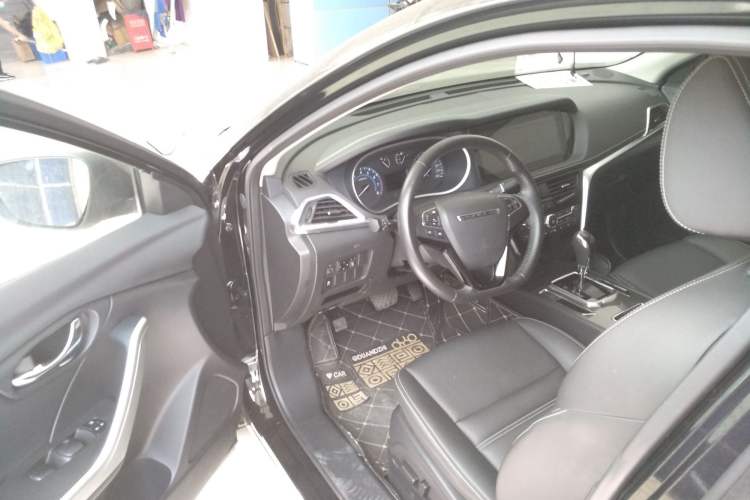 Used Venucia T90 2018 2.0L CVT Smart Connect Luxury Edition China V Standard Driver Seat
